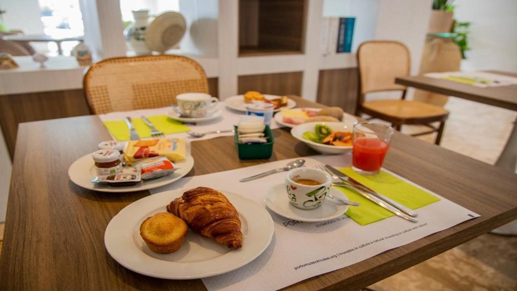 Hotel Adriatico トリカーゼ エクステリア 写真